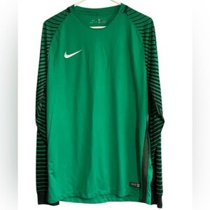 Nike Men's Green and Black Long Sleeve Tee